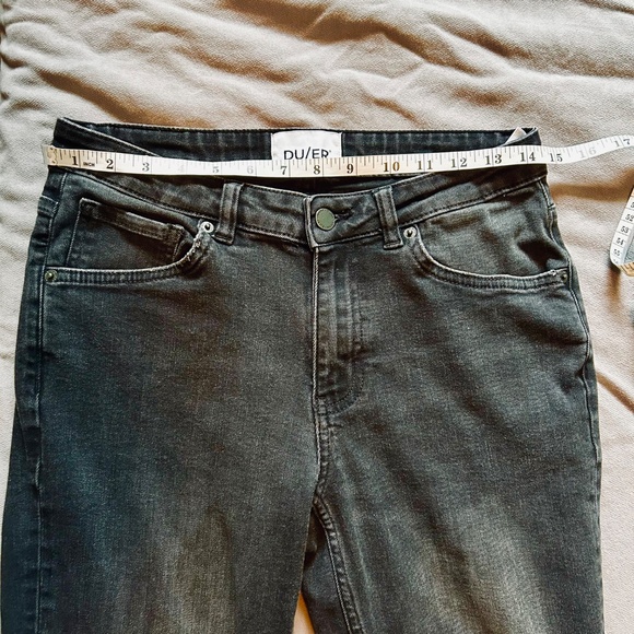 DU/ER Women's Performance Denim Girlfriend Jeans - Picture 10 of 14